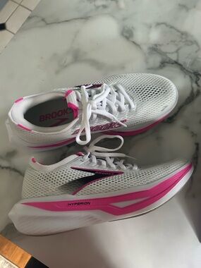 Brooks Women's White and Pink Hyperion  3 Running Shoes BRAND NEW